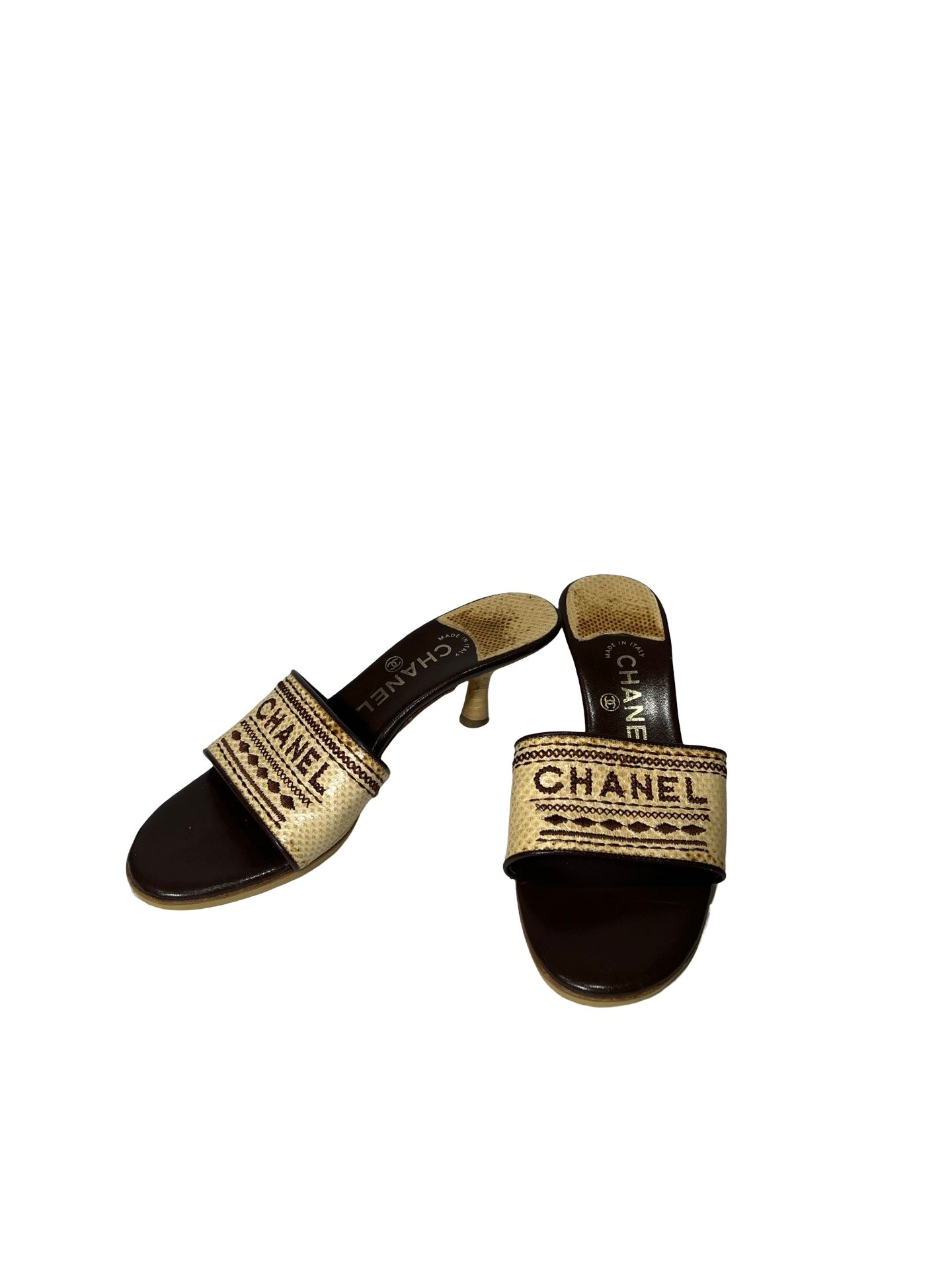 Vintage Chanel Kitten Heel 37