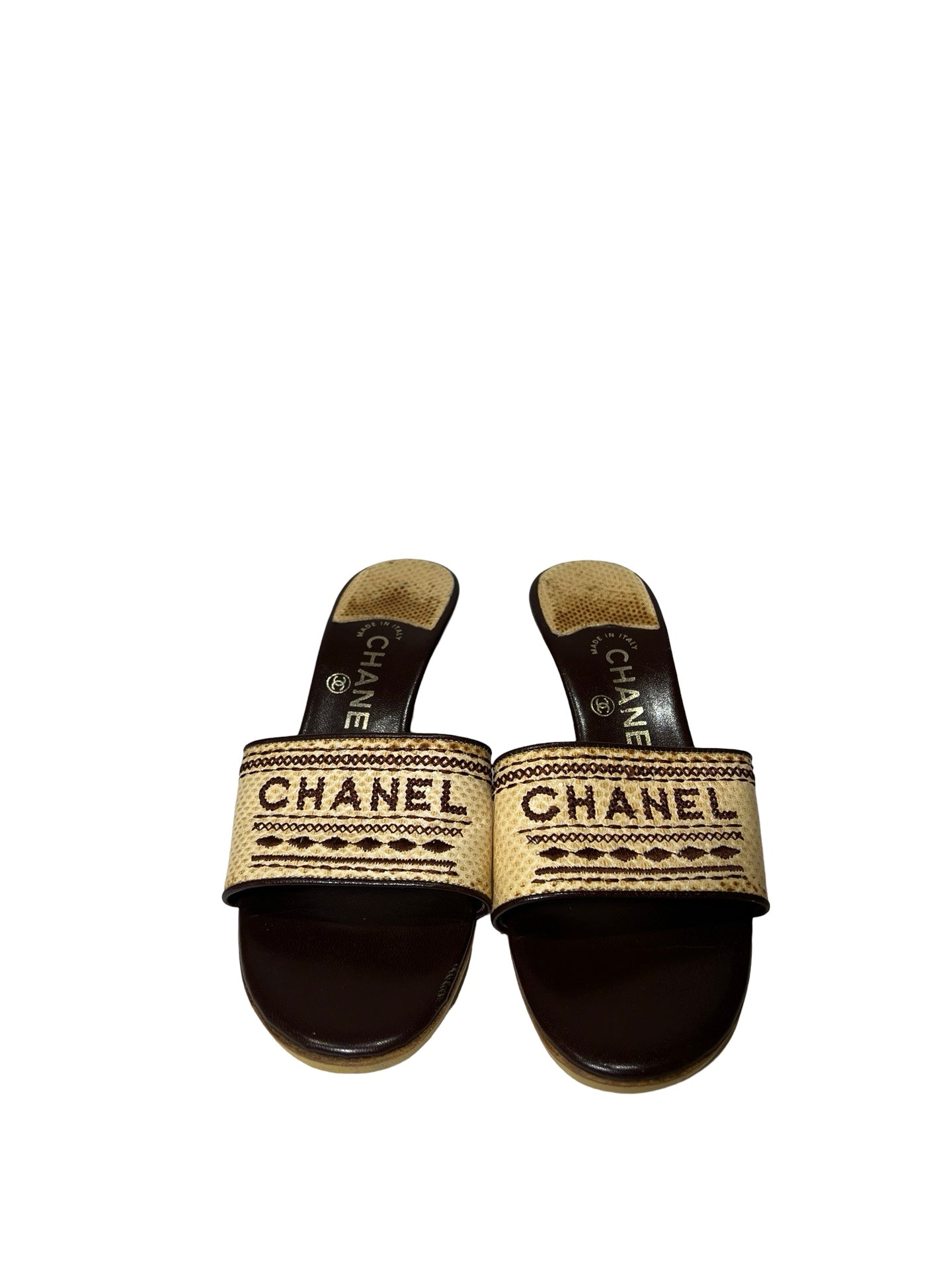 Vintage Chanel Kitten Heel 37