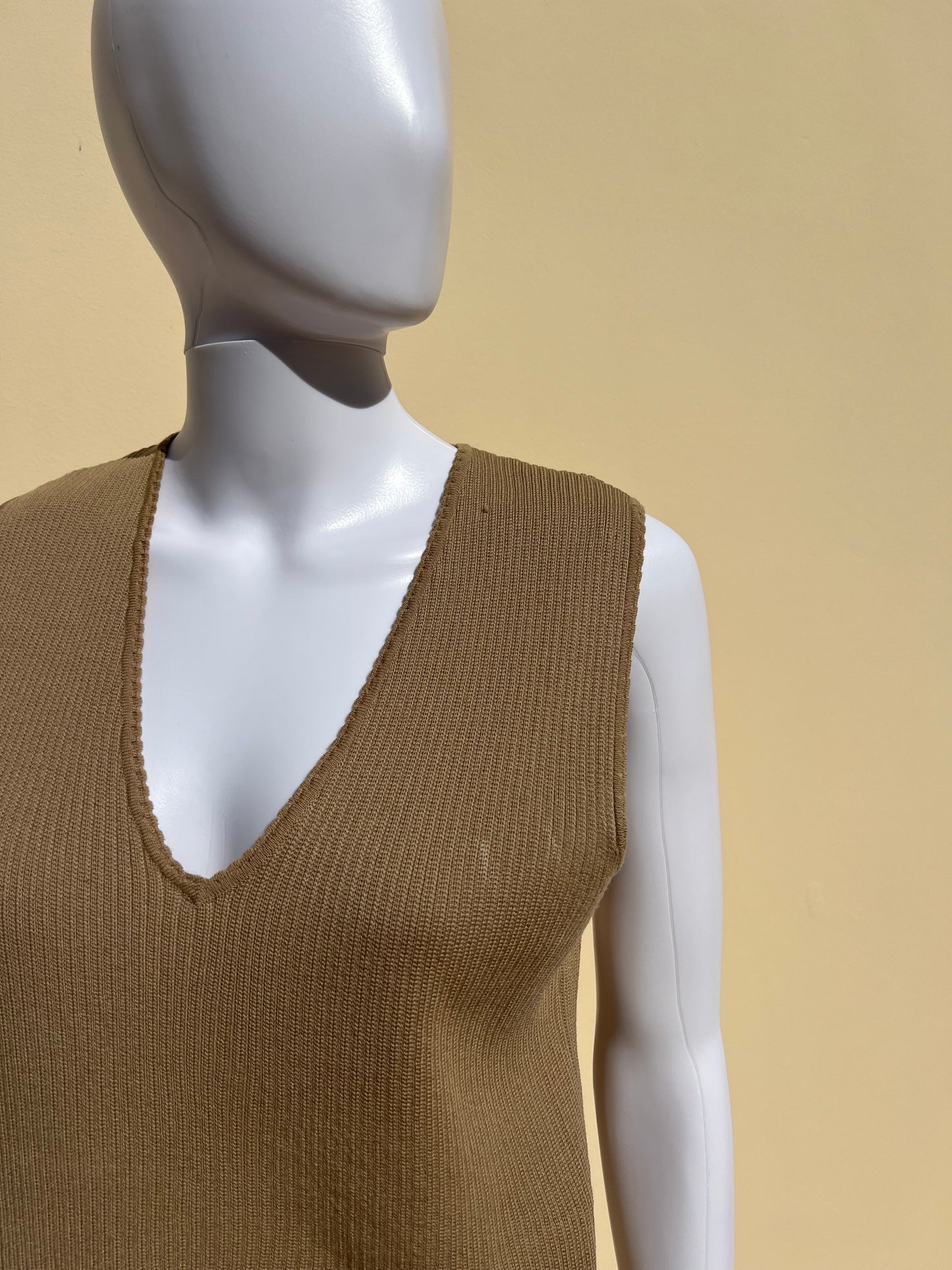 CHANEL: Ribbed V Neck Top