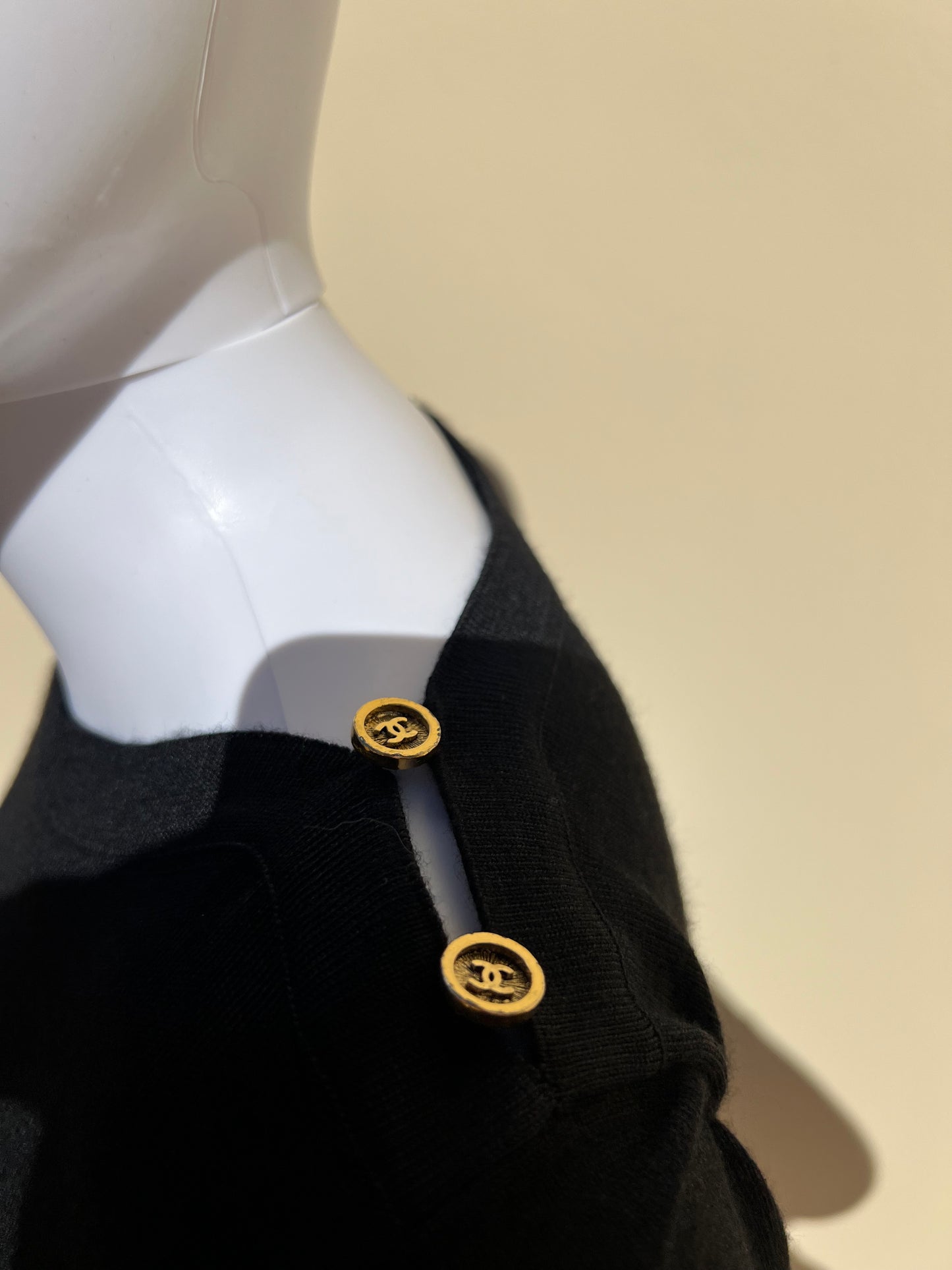 CHANEL: Long Sleeve Knit